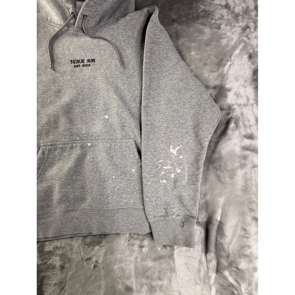 Nike SB Est. 2002 Skateboarding Embroidered Hoodie Mens M Gray Long Sleeve